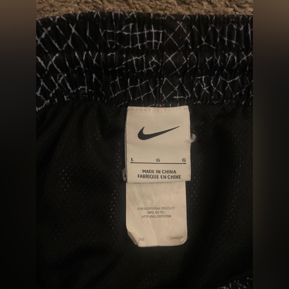 Men’s large Nike swim suit - Picture 3 of 4